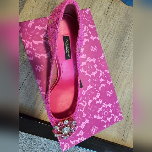 D&G - Picture 4 of 4